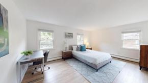 Pb 824 Furnished 2br Pool Gym Parking Pb